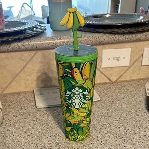 \FARM RIO + Starbucks\• NWT 24oz Tumbler